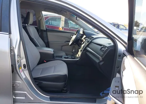 2017 Toyota Camry Se z USA, uszkodzony, nr VIN 4T1BF1FK1HU660134